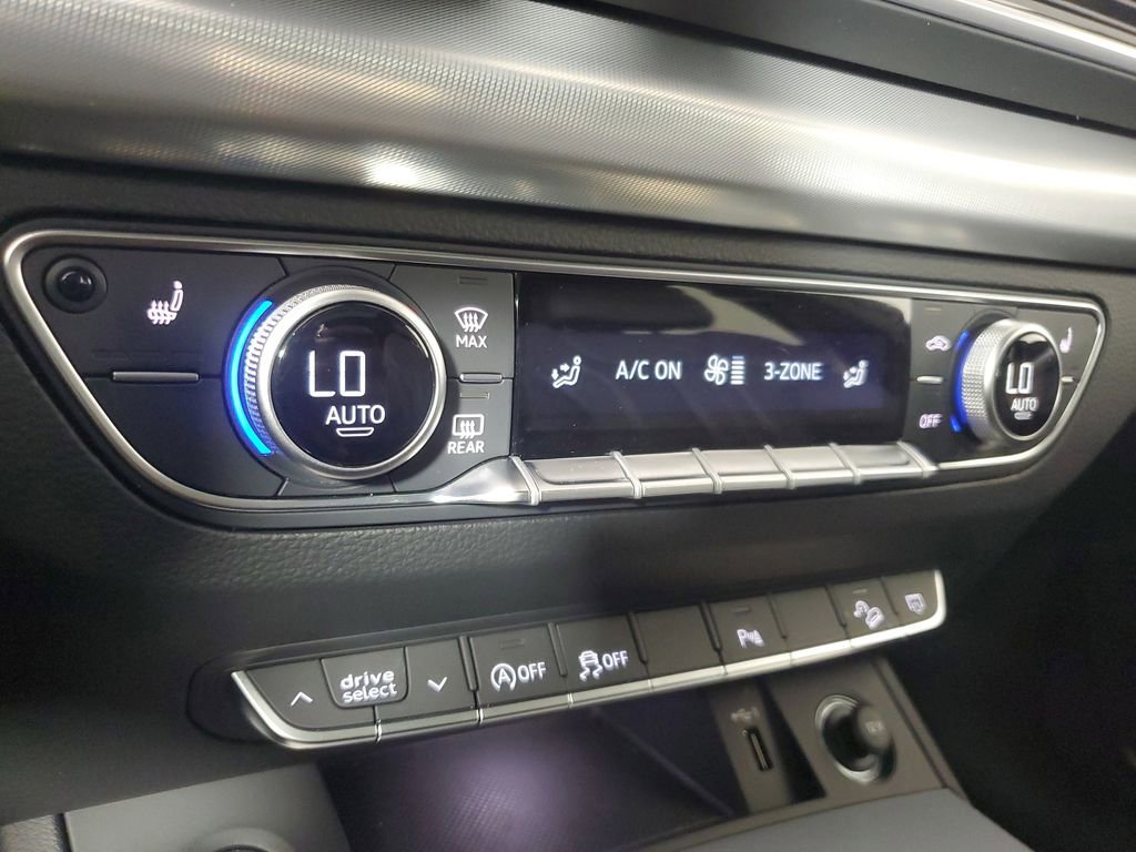 Used 2025 Audi Q5 2.0T Premium image 30