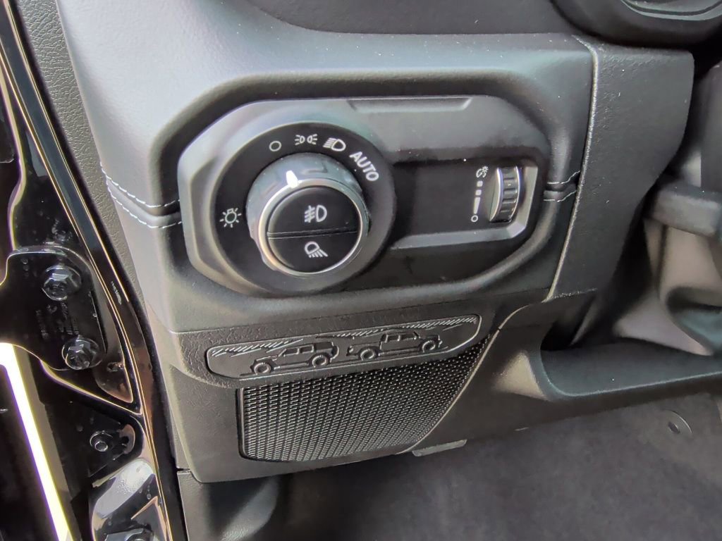 New 2025 Jeep Gladiator Sport AWD/4WD image 15