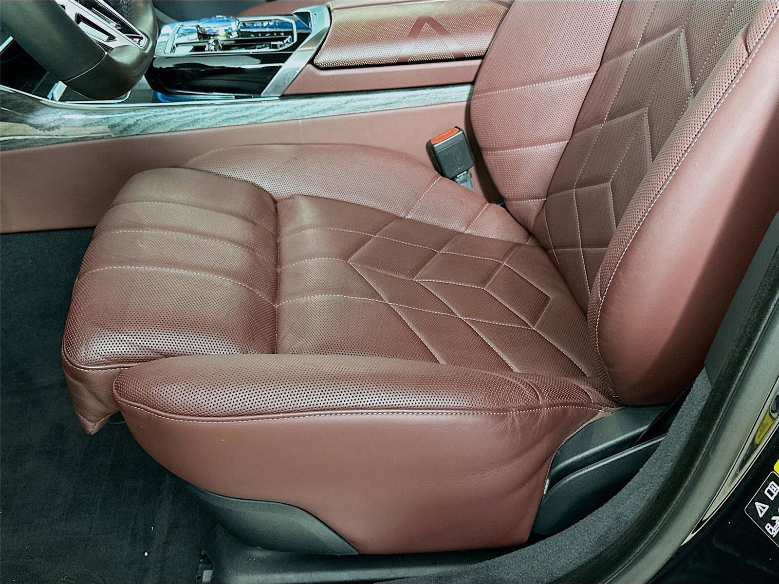 Used 2023 BMW 760i xDrive image 20