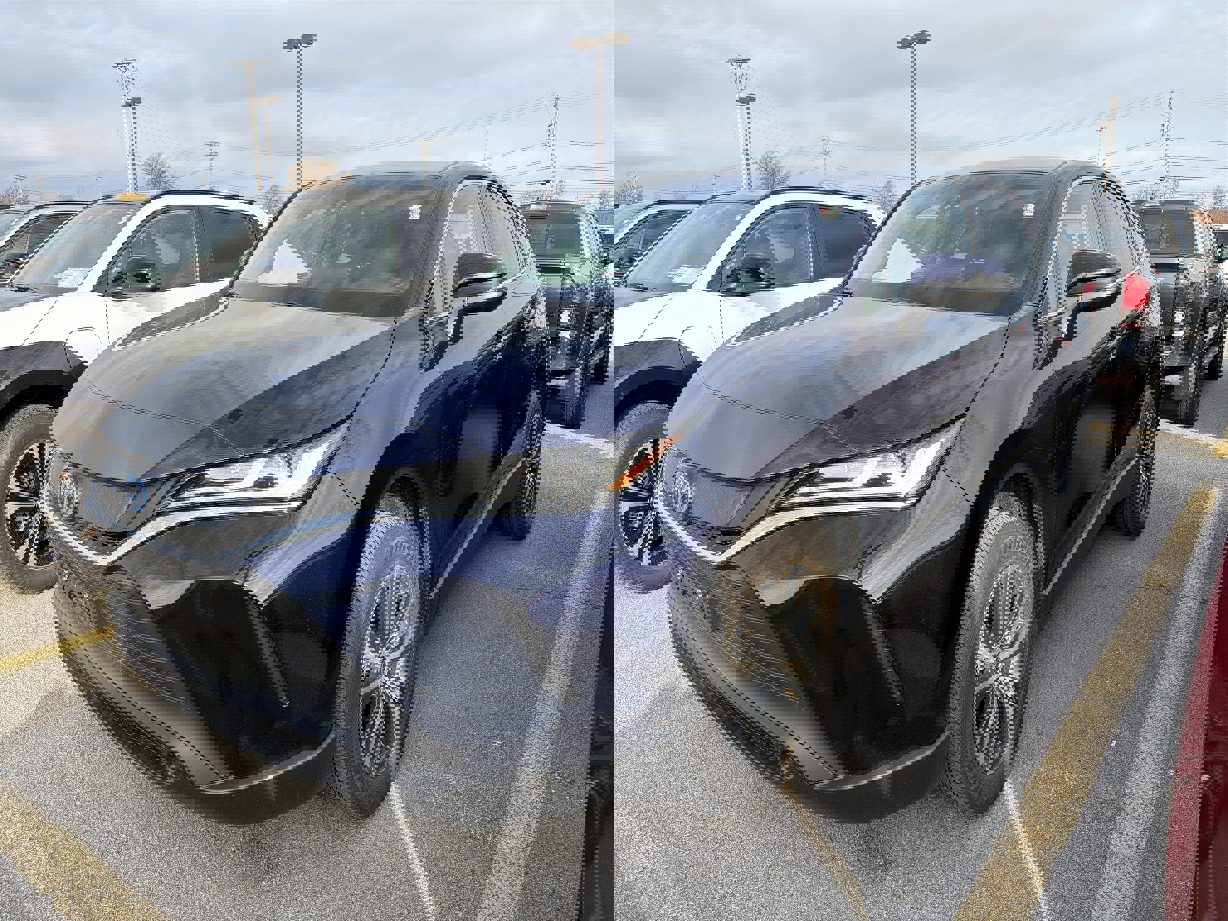 Used 2023 Toyota Venza LE image 4