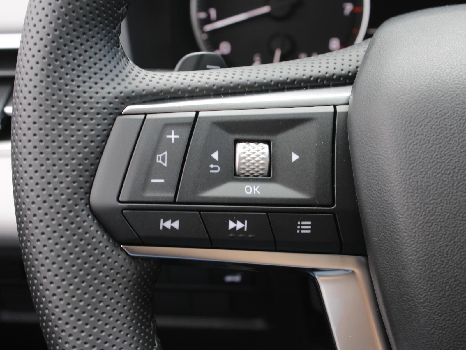 New 2025 Mitsubishi Outlander SE image 29