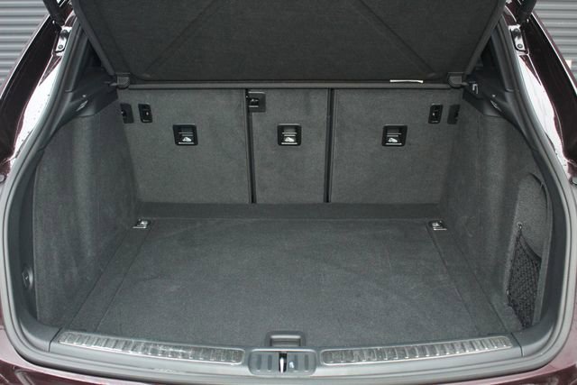 Certified 2025 Porsche Macan image 12