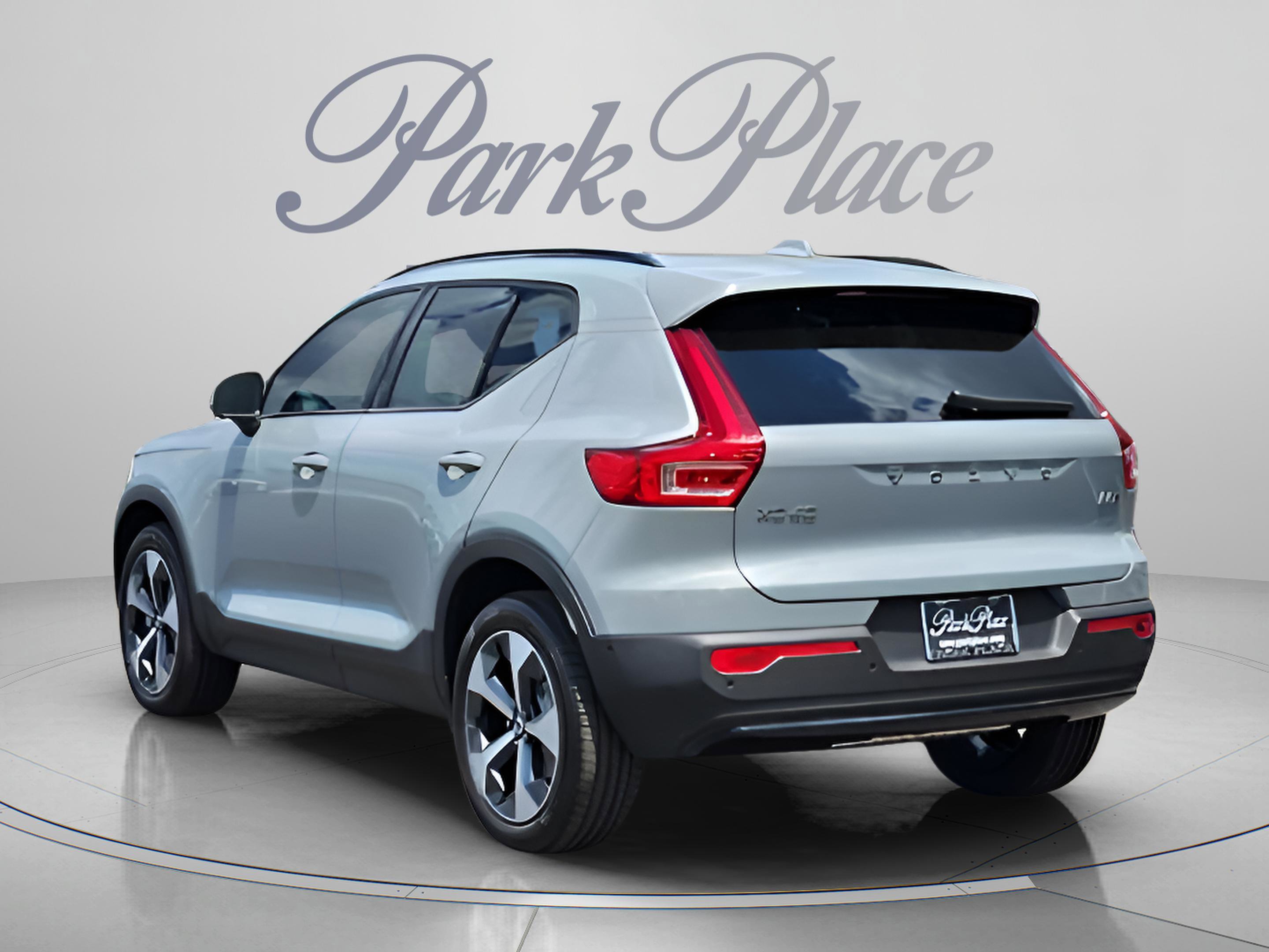Used 2026 Volvo XC40 B5 Plus w/ Protection Package Premier AWD/4WD image 4