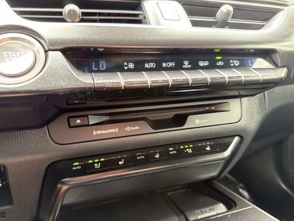 Used 2019 Lexus UX 200 w/ Premium Package image 24