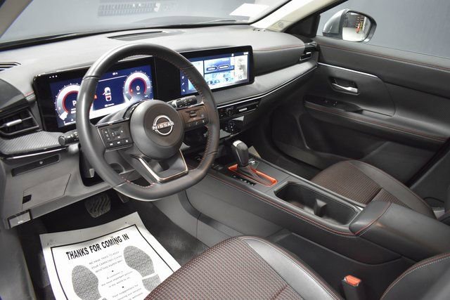 Certified 2025 Nissan Kicks SR image 4