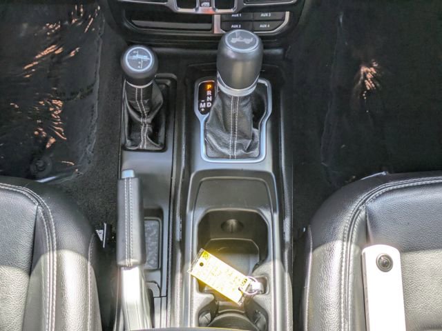 Used 2022 Jeep Wrangler Unlimited Sahara w/ Safety Group image 17