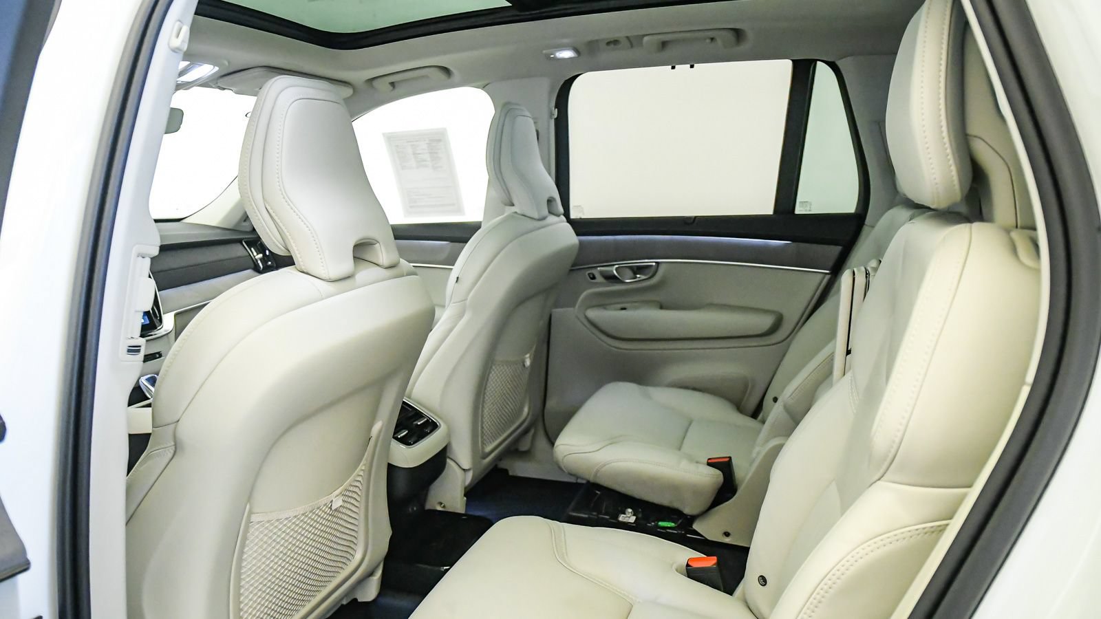 Certified 2026 Volvo XC90 B6 Ultra w/ Protection Package AWD/4WD image 19