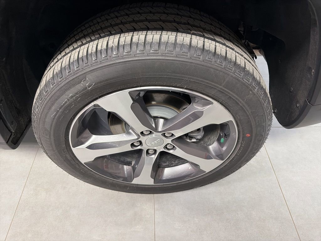 New 2026 Jeep Grand Cherokee Limited w/ Trailer Tow Package image 8