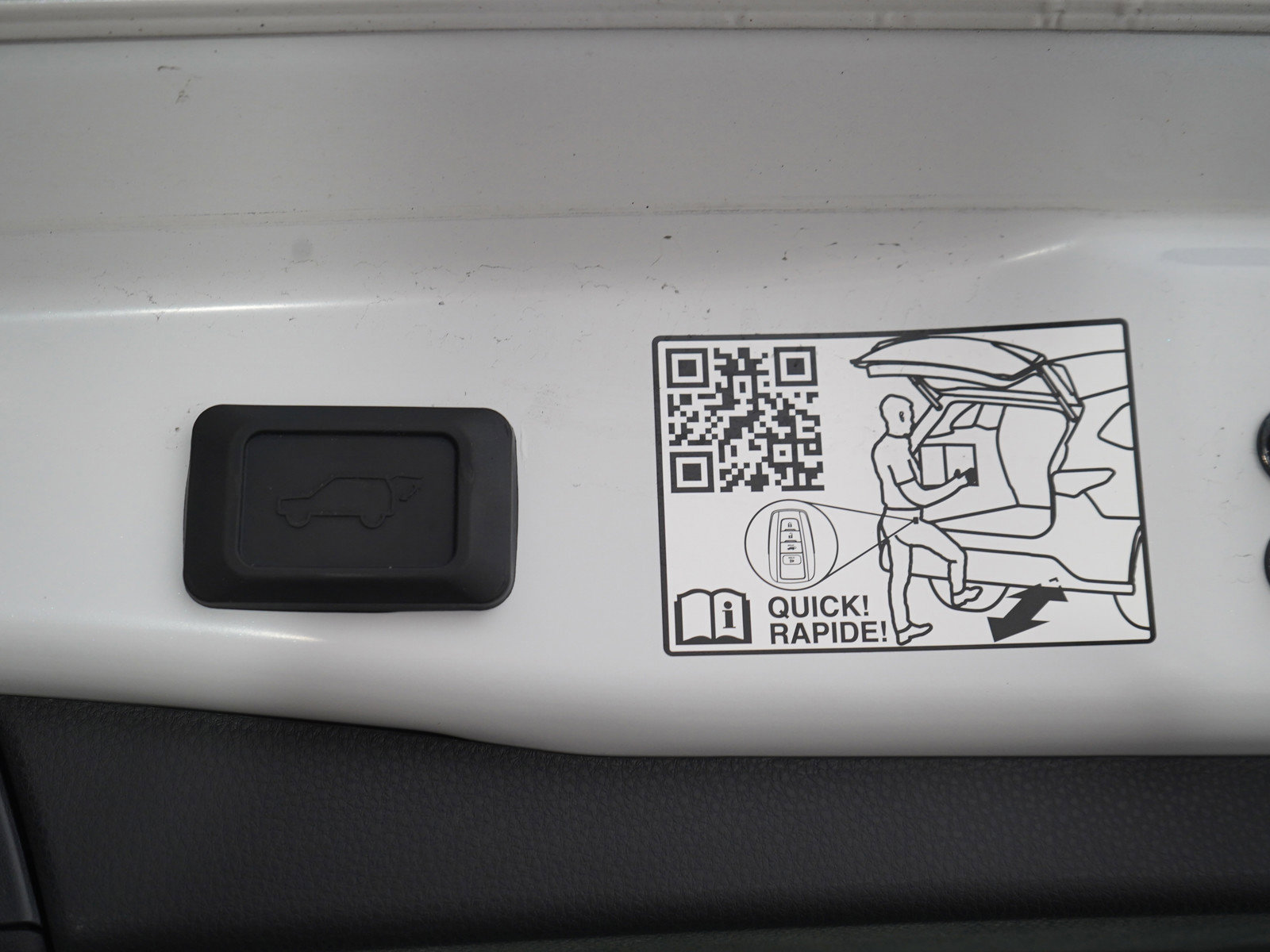 Used 2024 Toyota RAV4 Limited w/ Advanced Technology Package AWD/4WD image 11