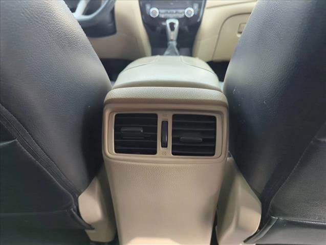 Used 2017 Nissan Rogue SV FWD image 18