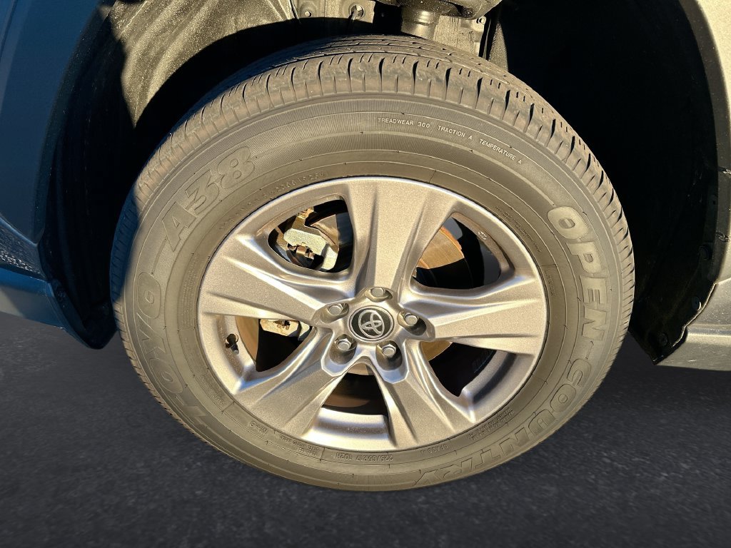 Certified 2025 Toyota RAV4 LE AWD/4WD image 10