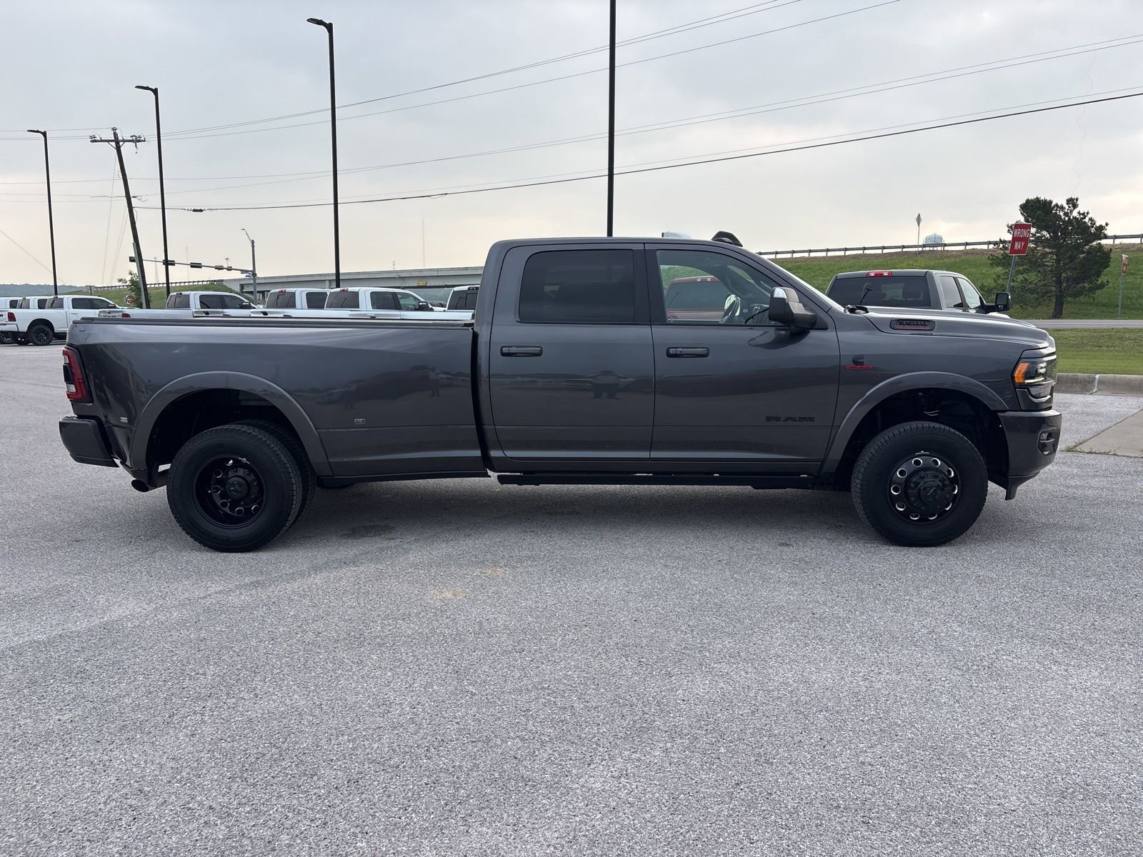Used 2022 RAM 3500 Limited w/ Night Edition AWD/4WD image 7