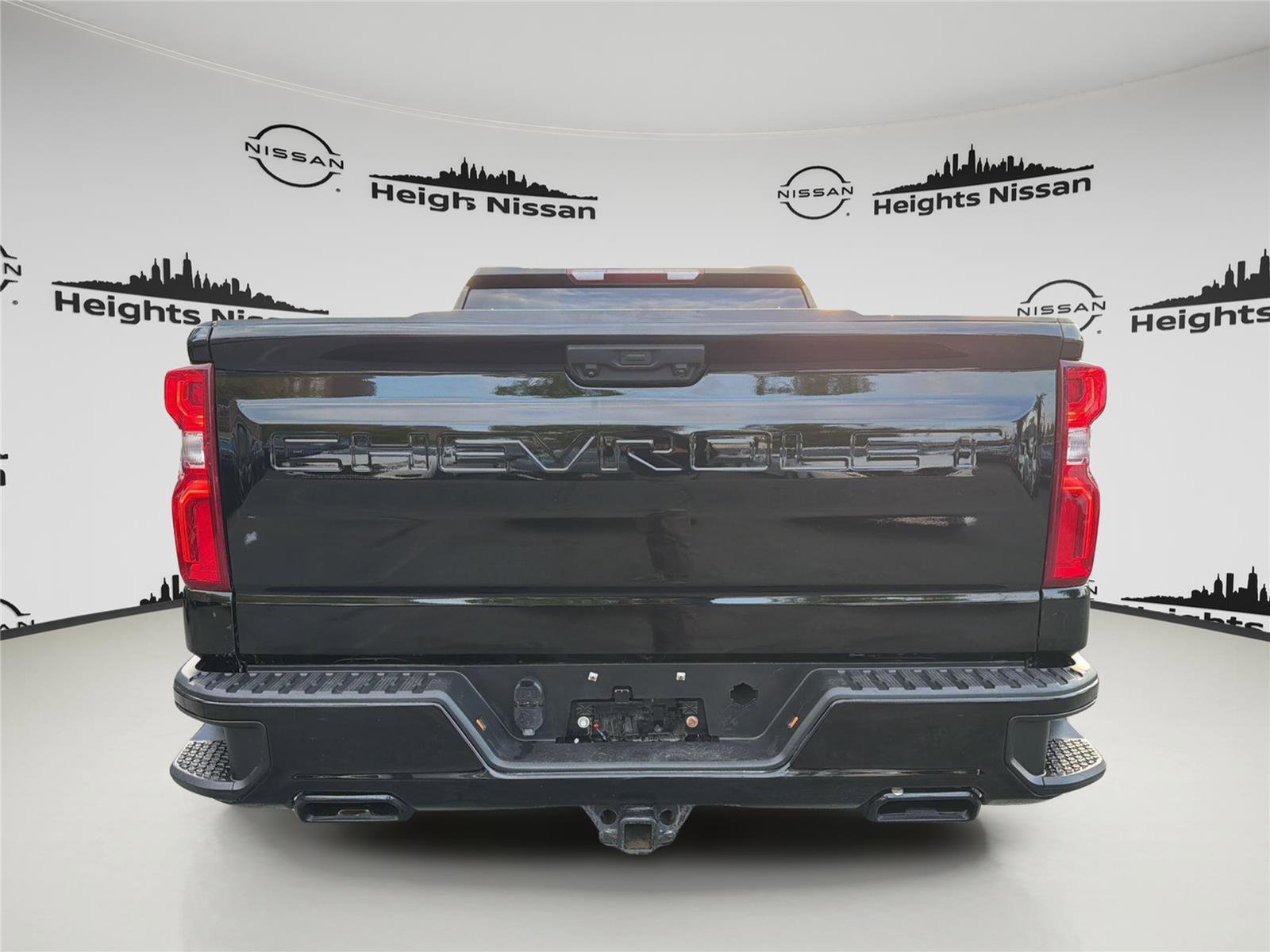 Used 2023 Chevrolet Silverado 1500 RST AWD/4WD image 4