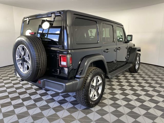 Used 2022 Jeep Wrangler Unlimited Sahara AWD/4WD image 9