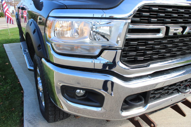 Used 2022 RAM 2500 Big Horn w/ Level A Equipment Group AWD/4WD image 3
