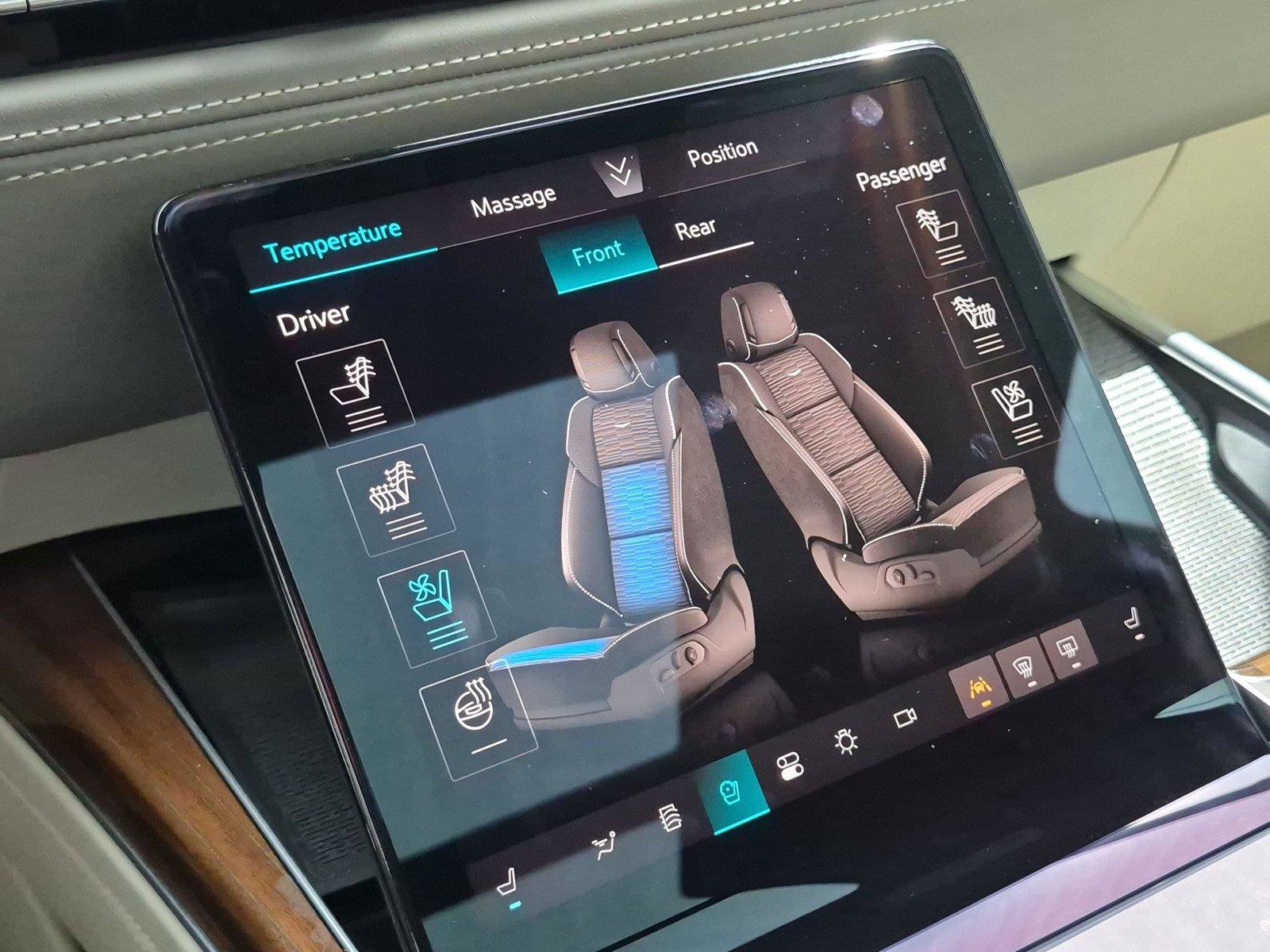 Certified 2025 Cadillac Escalade Sport Platinum w/ LPO, Floor Liner Package AWD/4WD image 22