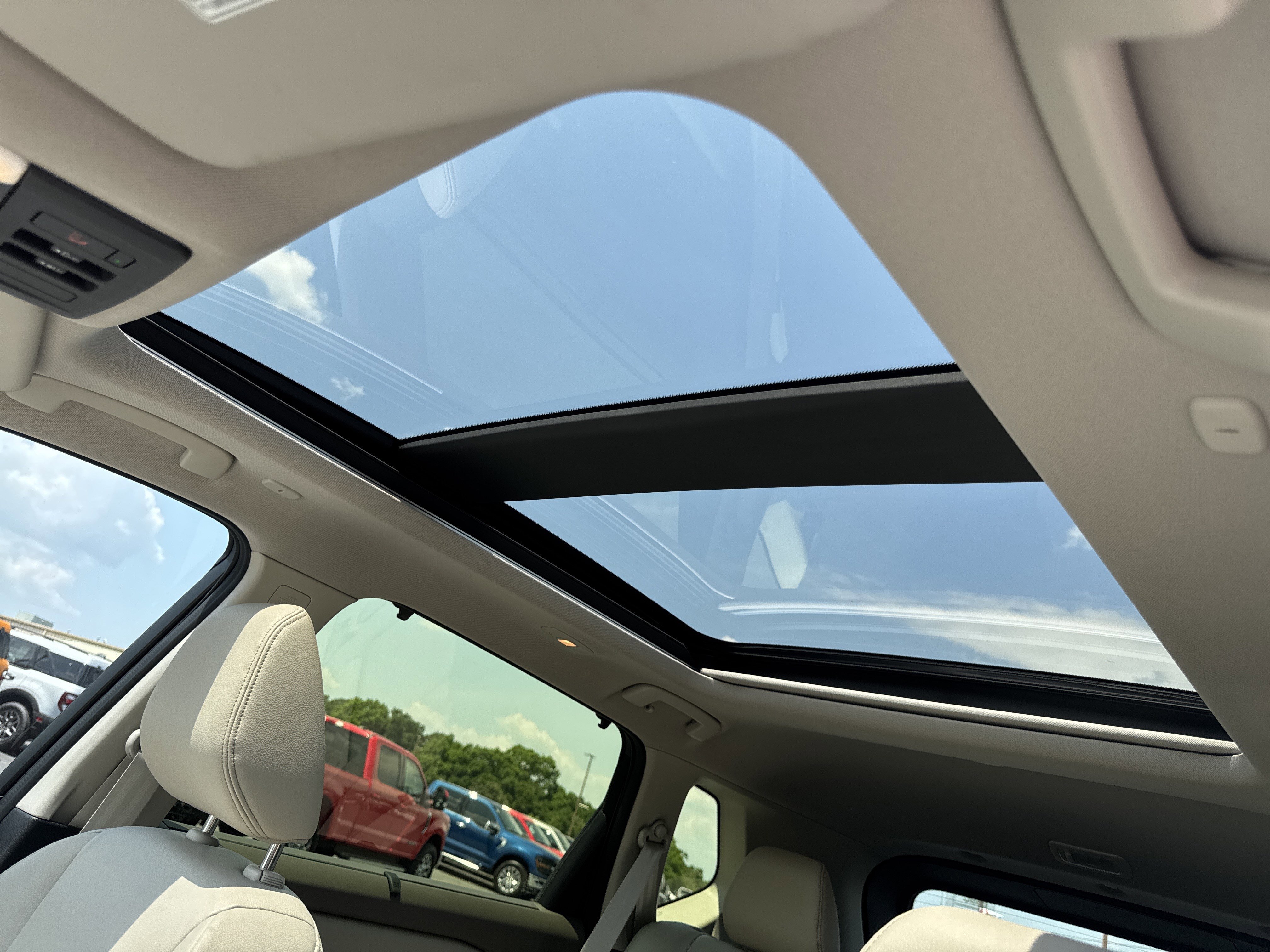 Used 2023 Nissan Rogue SL w/ SL Premium Package FWD image 10