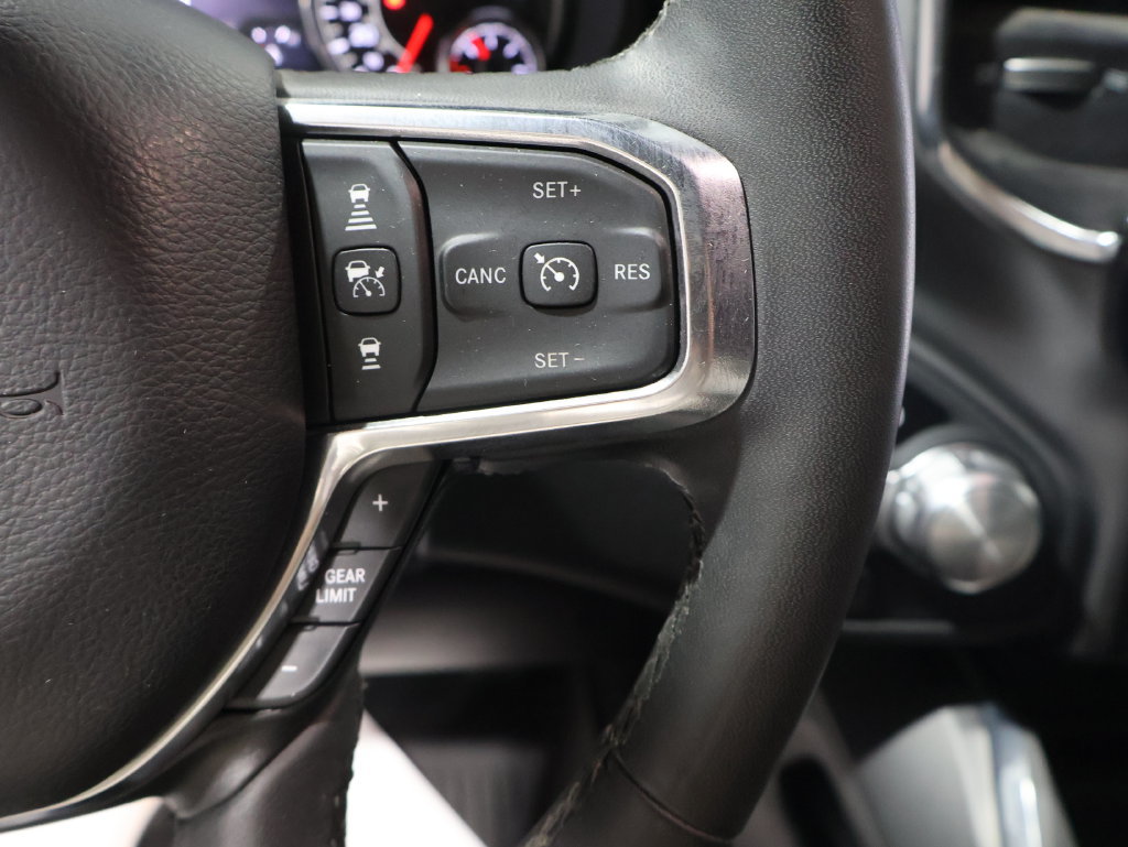 Used 2025 RAM 1500 Laramie AWD/4WD image 36