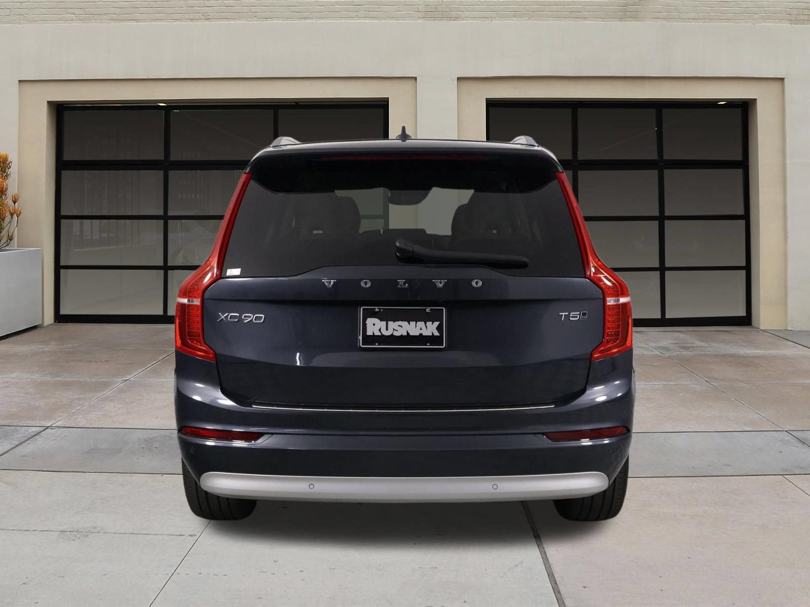 Used 2022 Volvo XC90 T5 Momentum w/ Protection Package Premier AWD/4WD image 5
