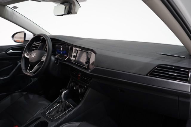 Used 2024 Volkswagen Jetta SE image 18