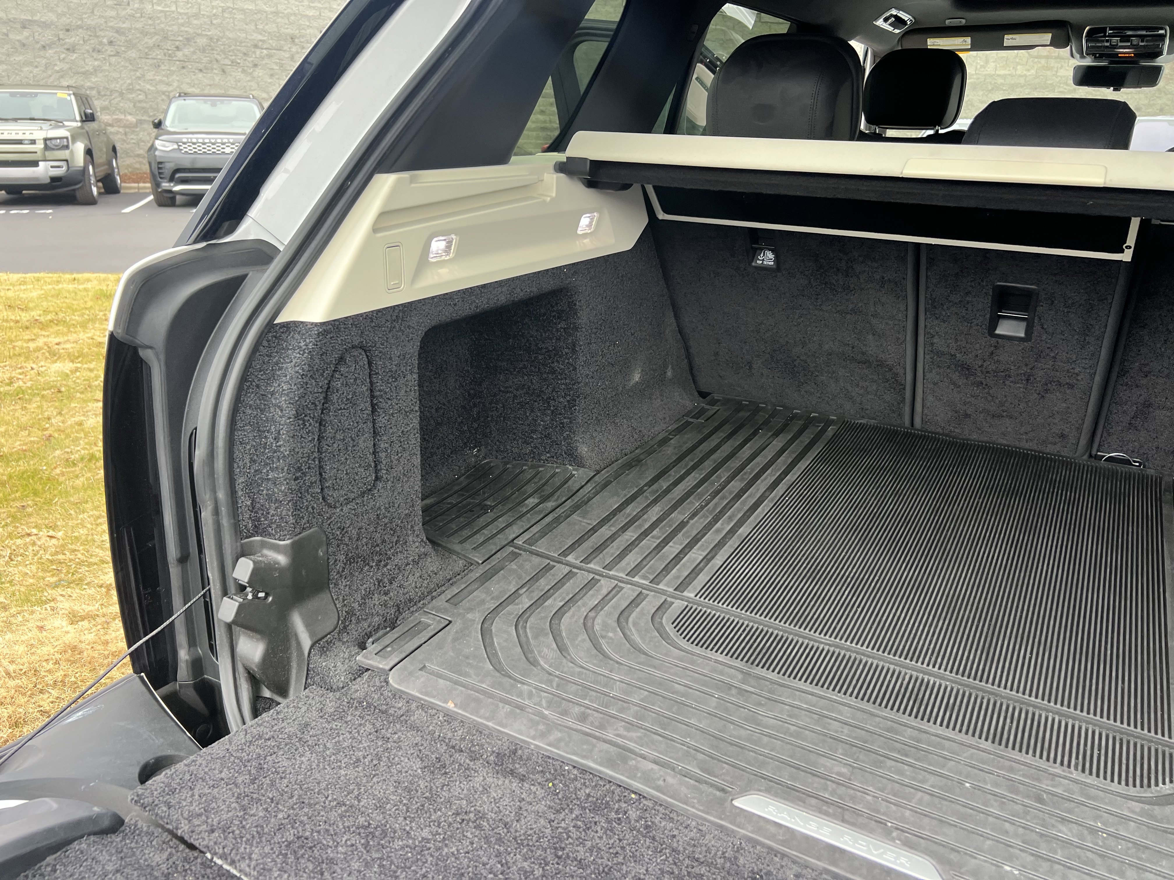 Certified 2023 Land Rover Range Rover SE image 37