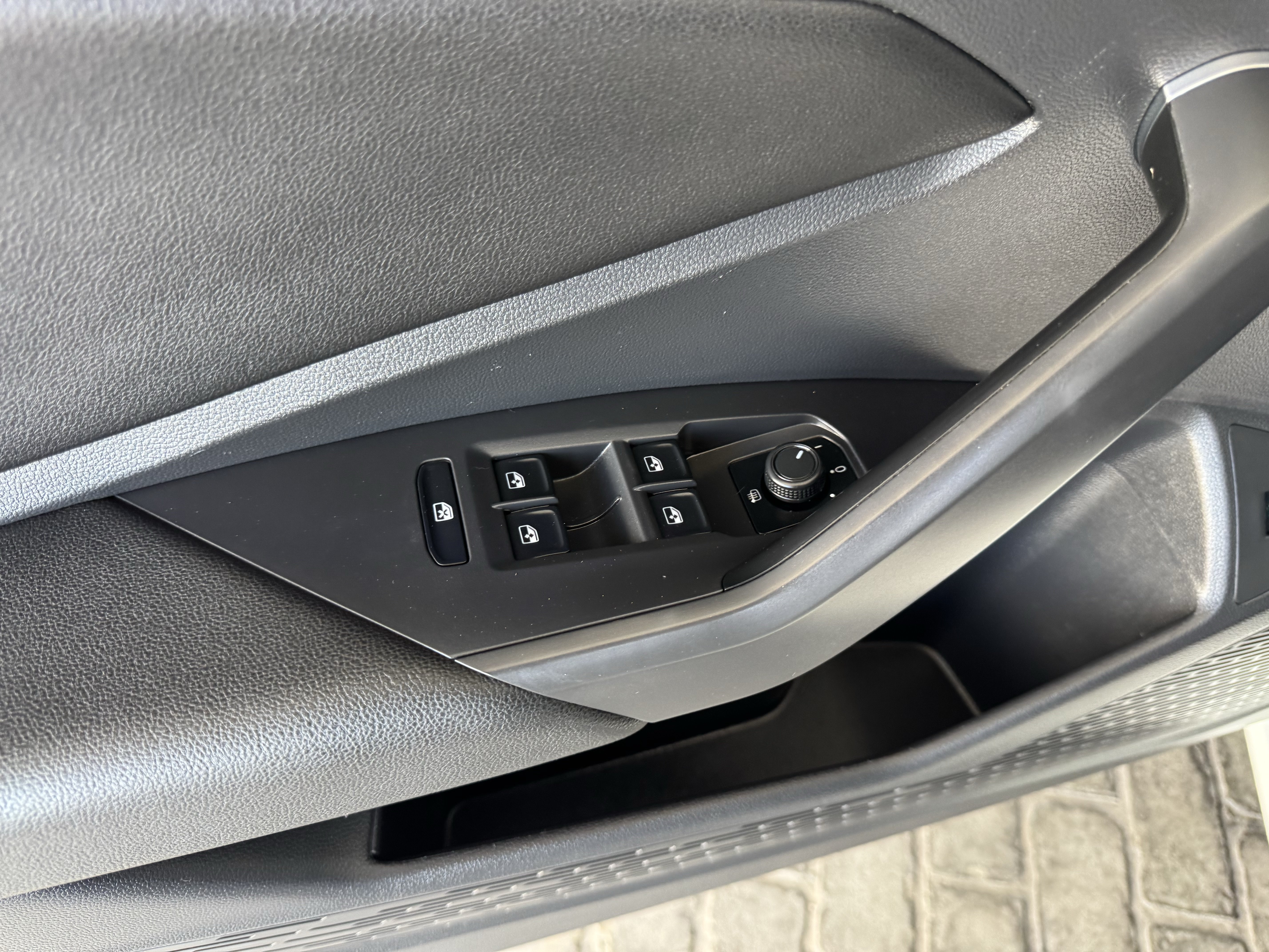Used 2019 Volkswagen Jetta SEL FWD image 11