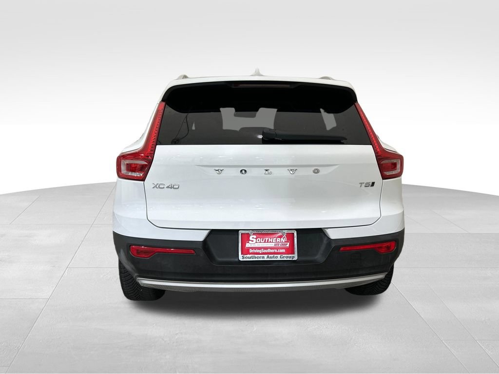 Used 2019 Volvo XC40 T5 Momentum AWD/4WD image 4