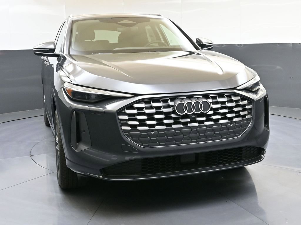 Used 2025 Audi Q5 Premium w/ Convenience Package image 8