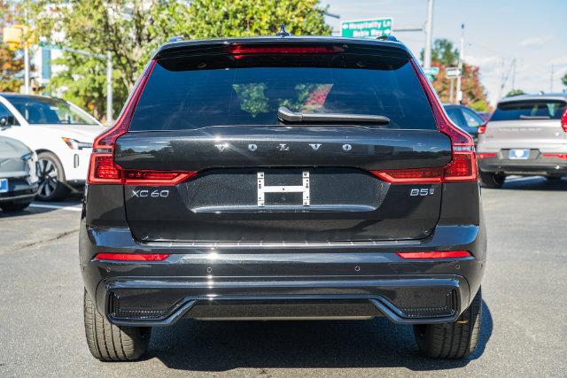 New 2027 Volvo XC60 B5 Plus AWD/4WD image 6