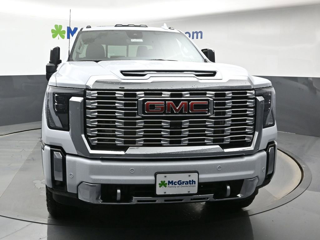 New 2026 GMC Sierra 3500 Denali w/ Denali Reserve Package AWD/4WD image 4