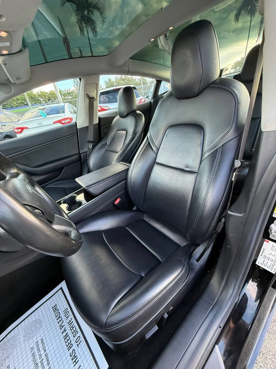 Used 2018 Tesla Model 3 Mid Range RWD image 9
