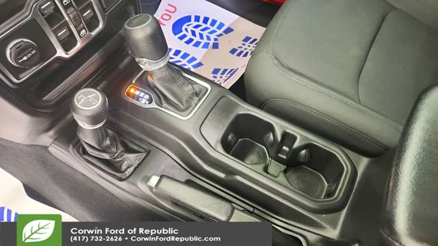 Used 2021 Jeep Gladiator Willys image 14