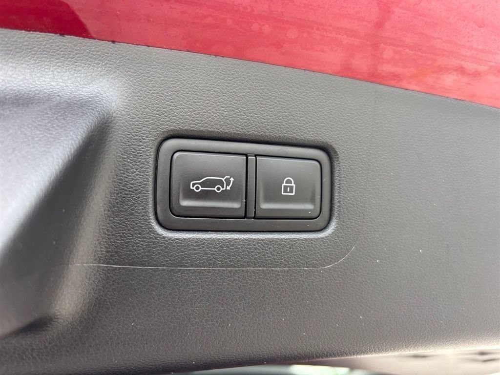 Used 2025 Hyundai Santa Fe SEL FWD image 19