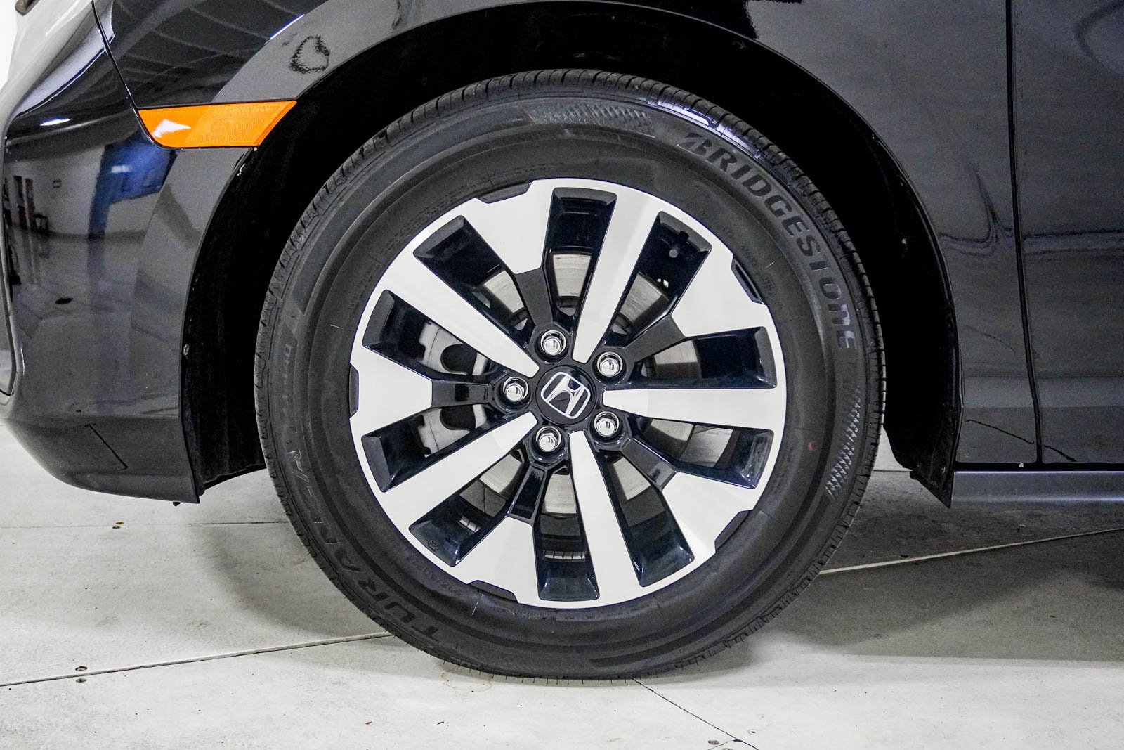 Certified 2026 Honda Odyssey EX-L image 17