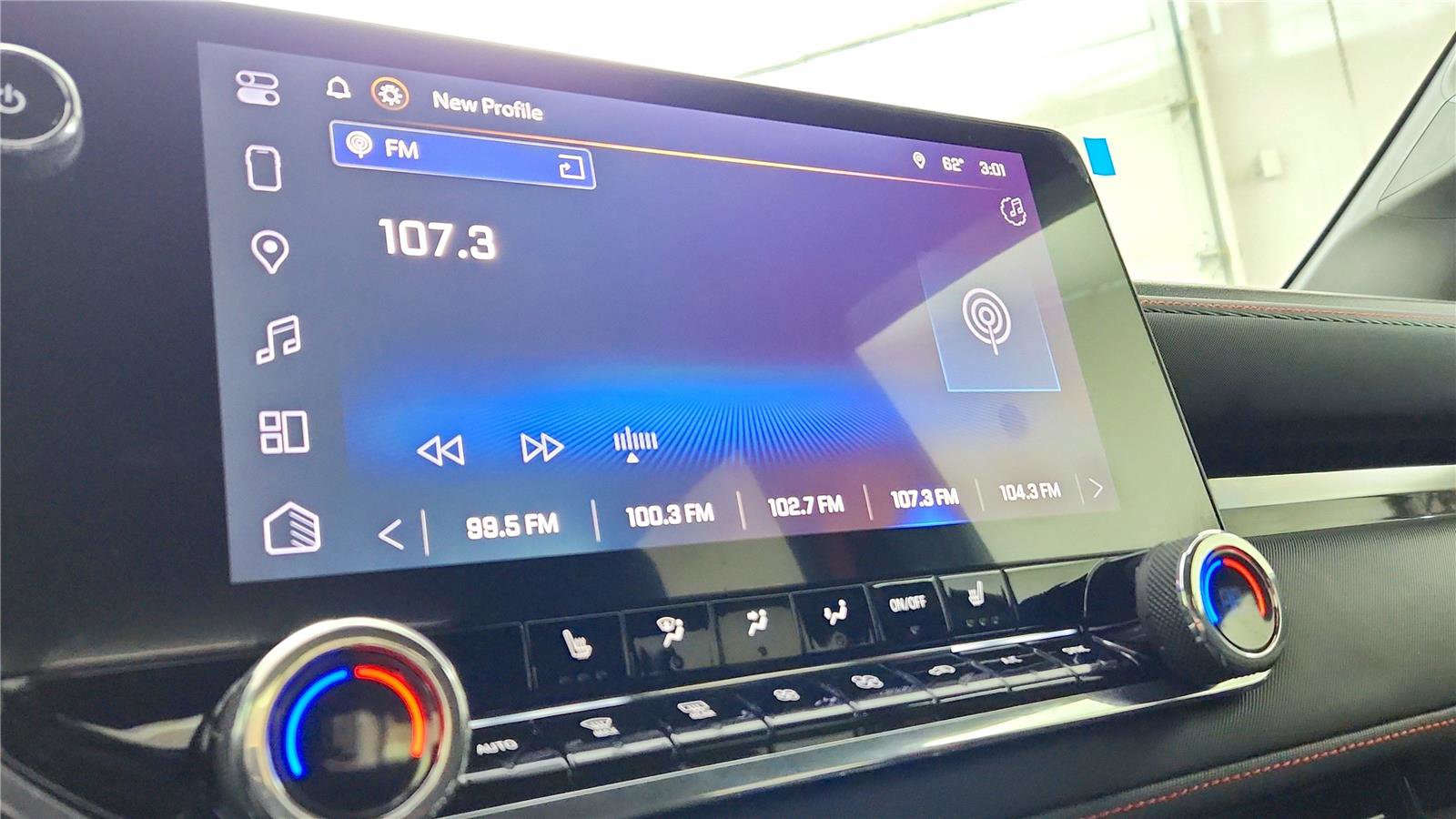 Used 2024 Chevrolet Colorado Z71 w/ Z71 Convenience Package 2 image 23