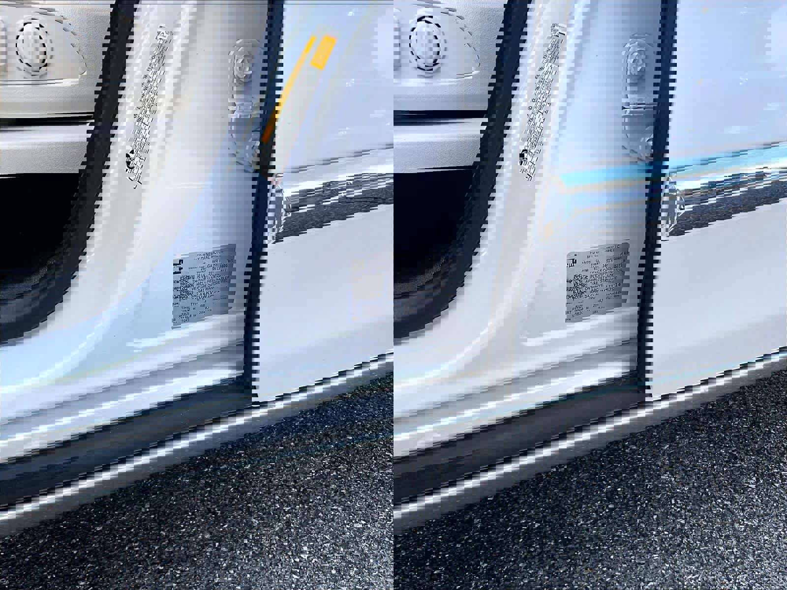 Used 2023 Buick Enclave Essence w/ Experience Buick Package AWD/4WD image 35