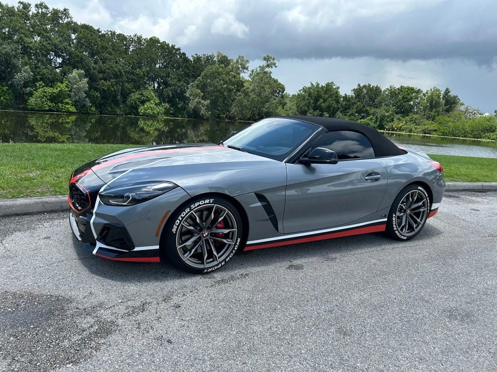 Used 2025 BMW Z4 M40i w/ Edition RWD image 2
