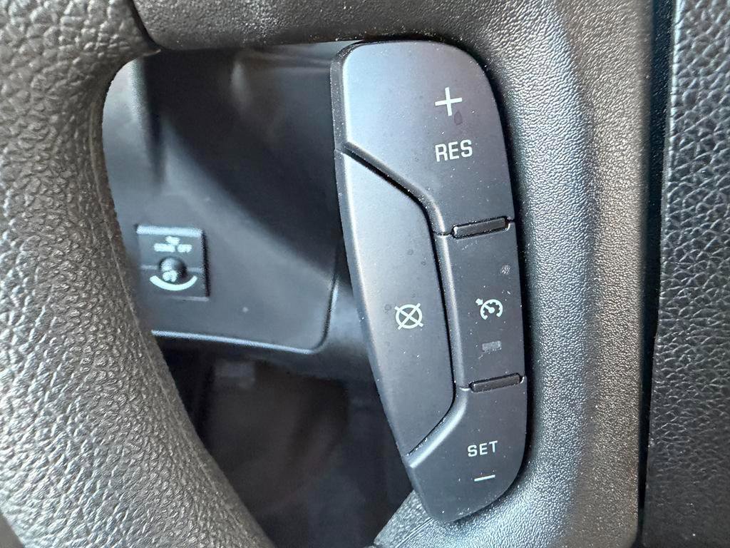Used 2025 Chevrolet Express 2500 w/ Driver Convenience Package image 18
