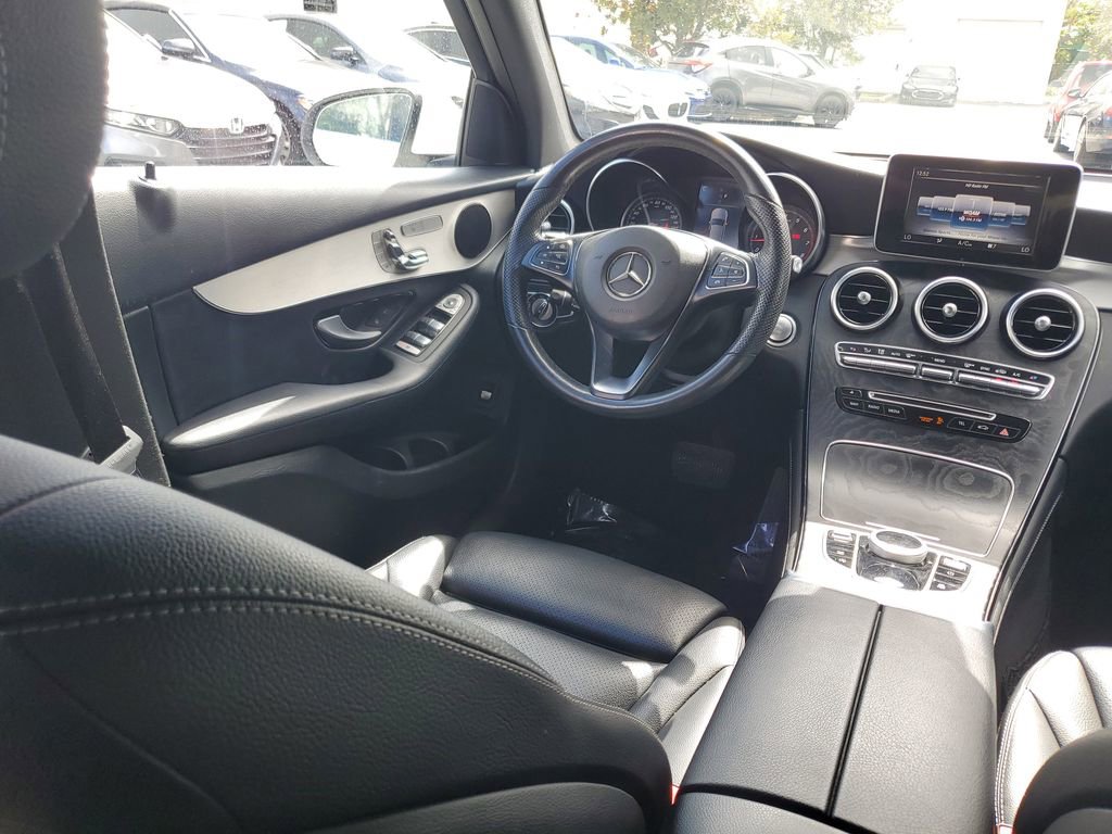 Used 2019 Mercedes-Benz GLC 300 w/ Premium Package image 14