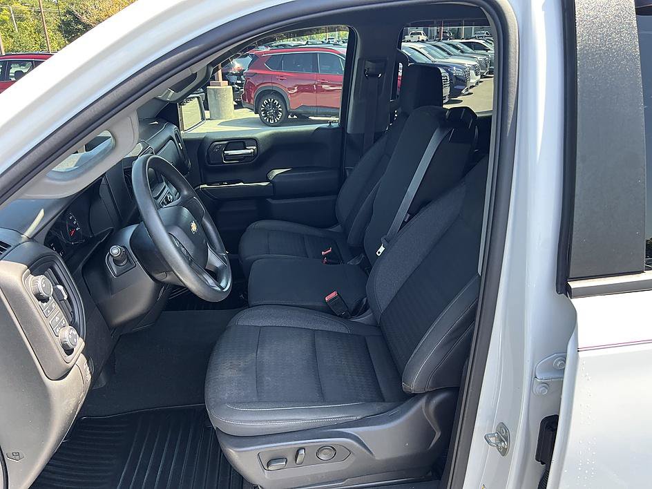 Used 2023 Chevrolet Silverado 1500 Custom AWD/4WD image 13