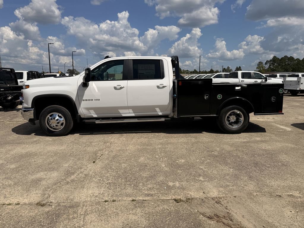 New 2026 Chevrolet Silverado 3500 LT w/ Convenience Package AWD/4WD image 2