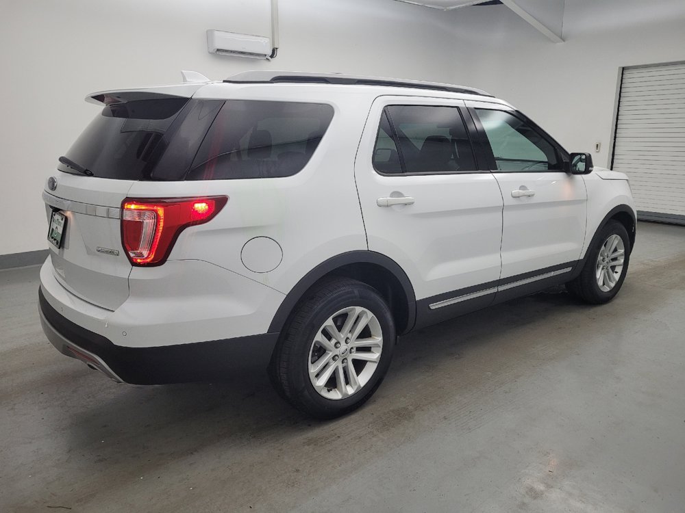 Used 2016 Ford Explorer XLT w/ Equipment Group 202A FWD image 10