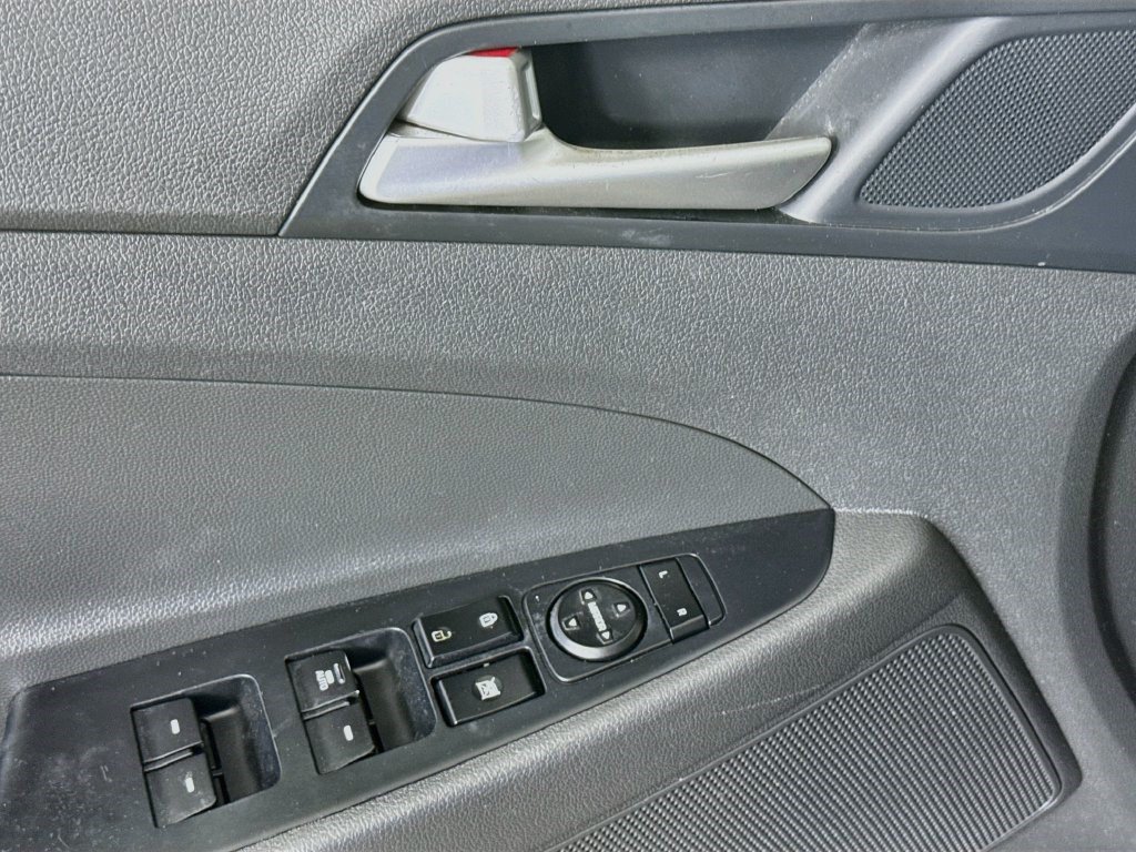 Used 2021 Hyundai Tucson Value FWD image 23