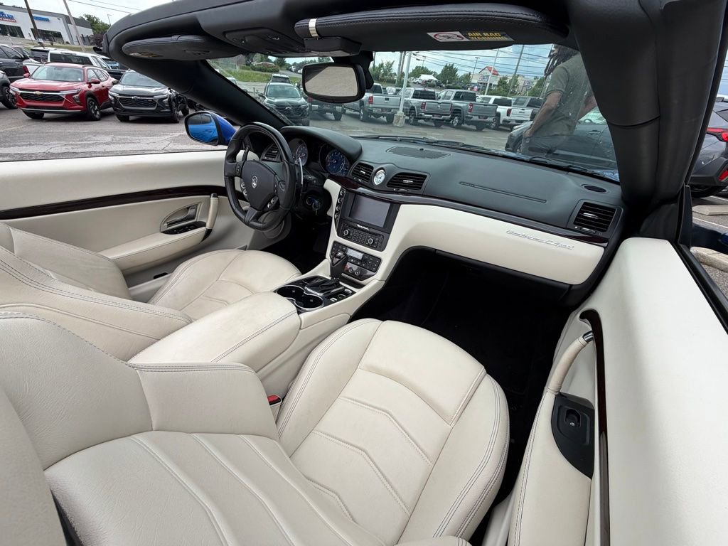 Used 2015 Maserati GranTurismo Sport RWD image 21