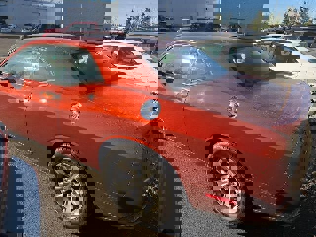 Used 2021 Dodge Challenger SXT image 2