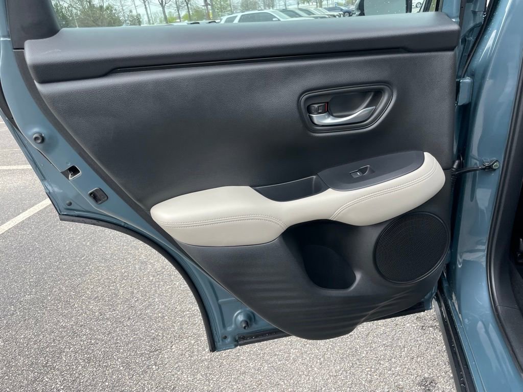 Certified 2025 Honda HR-V LX image 38