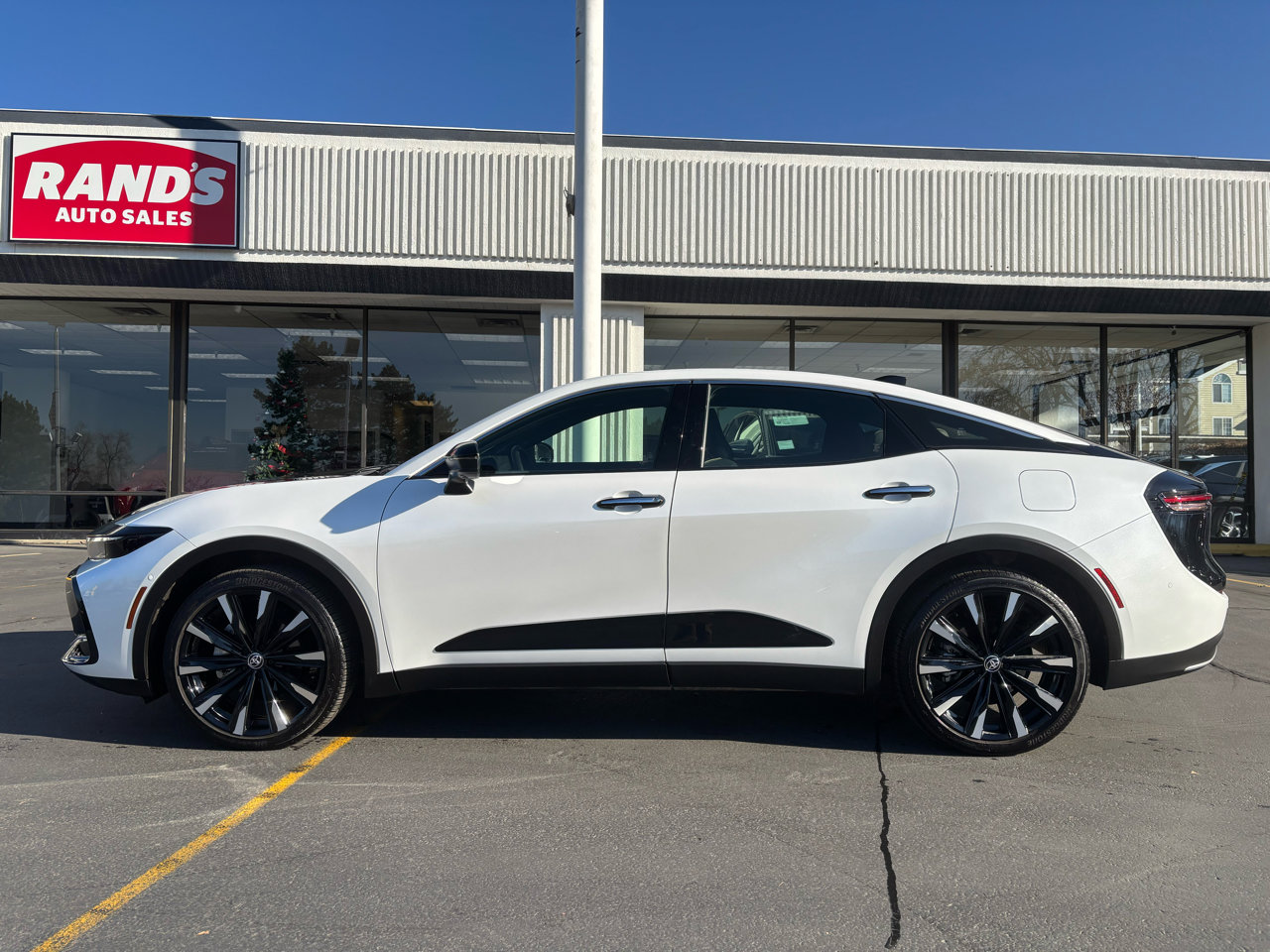 Used 2025 Toyota Crown Platinum image 14