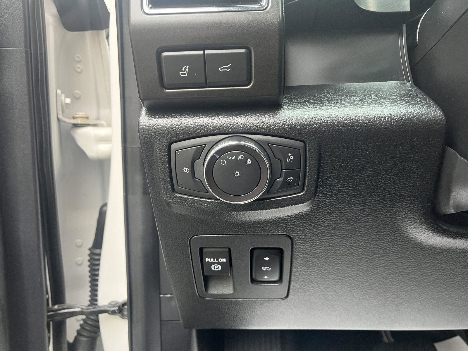 Used 2019 Ford Expedition Limited w/ Equipment Group 303A AWD/4WD image 30