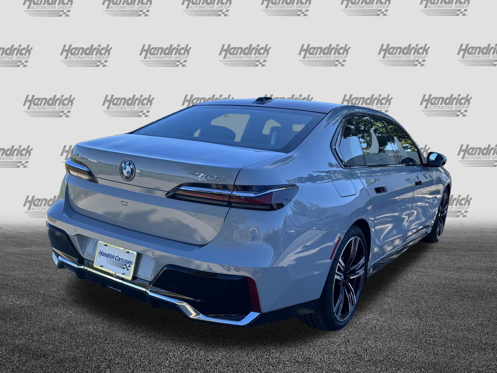 Certified 2024 BMW 750e xDrive w/ Executive Package AWD/4WD image 10