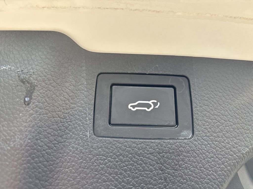 Used 2018 Hyundai Santa Fe Sport w/ 2.4L Tech Package 04 image 8